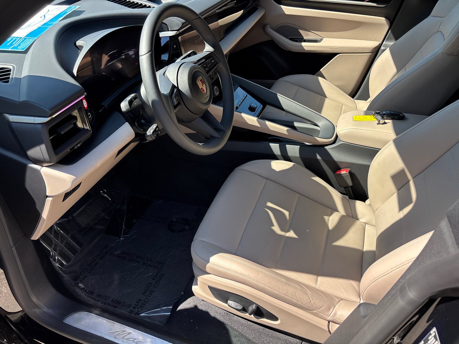 Used 2025 Porsche Macan Electric RWD image 14
