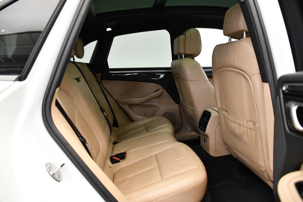 Used 2022 Porsche Macan image 56