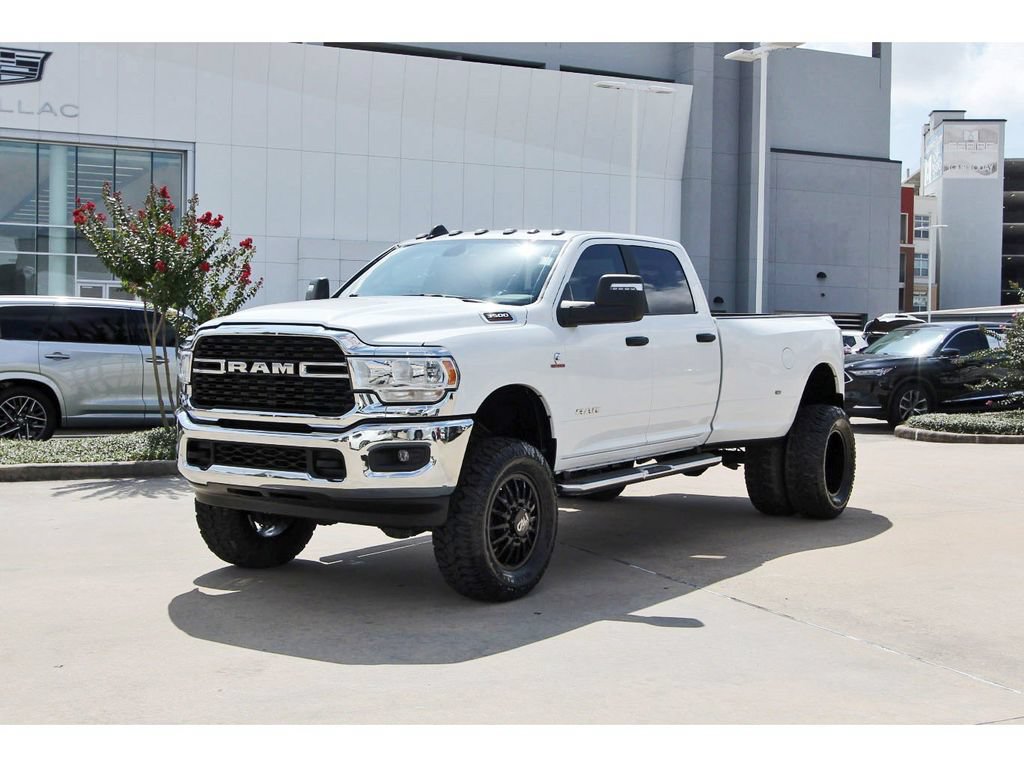Used 2024 RAM 3500 Big Horn AWD/4WD image 3