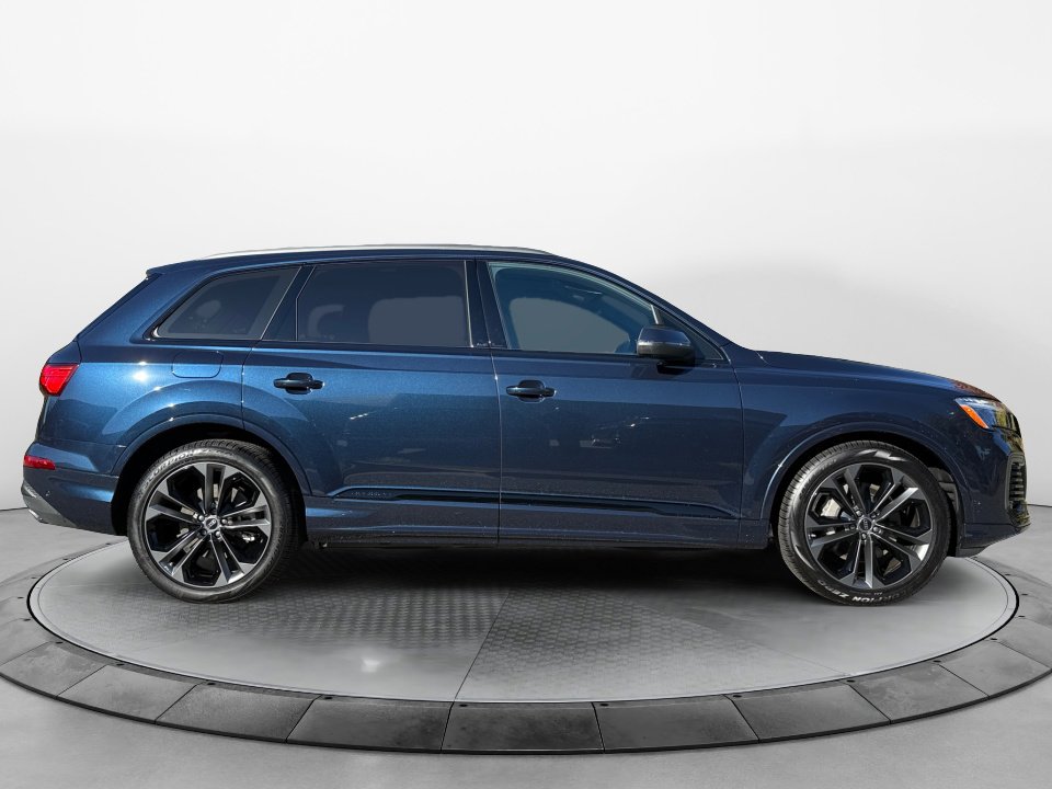 Used 2025 Audi Q7 3.0T Prestige image 8