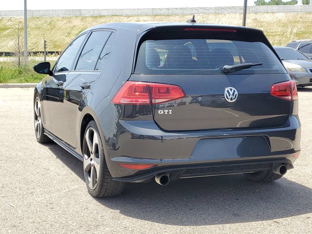 Used 2015 Volkswagen GTI SE FWD image 2