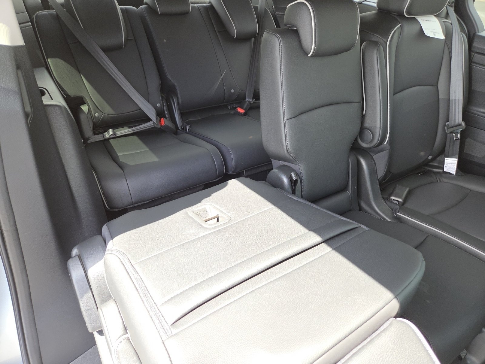 New 2026 Honda Odyssey Touring image 23