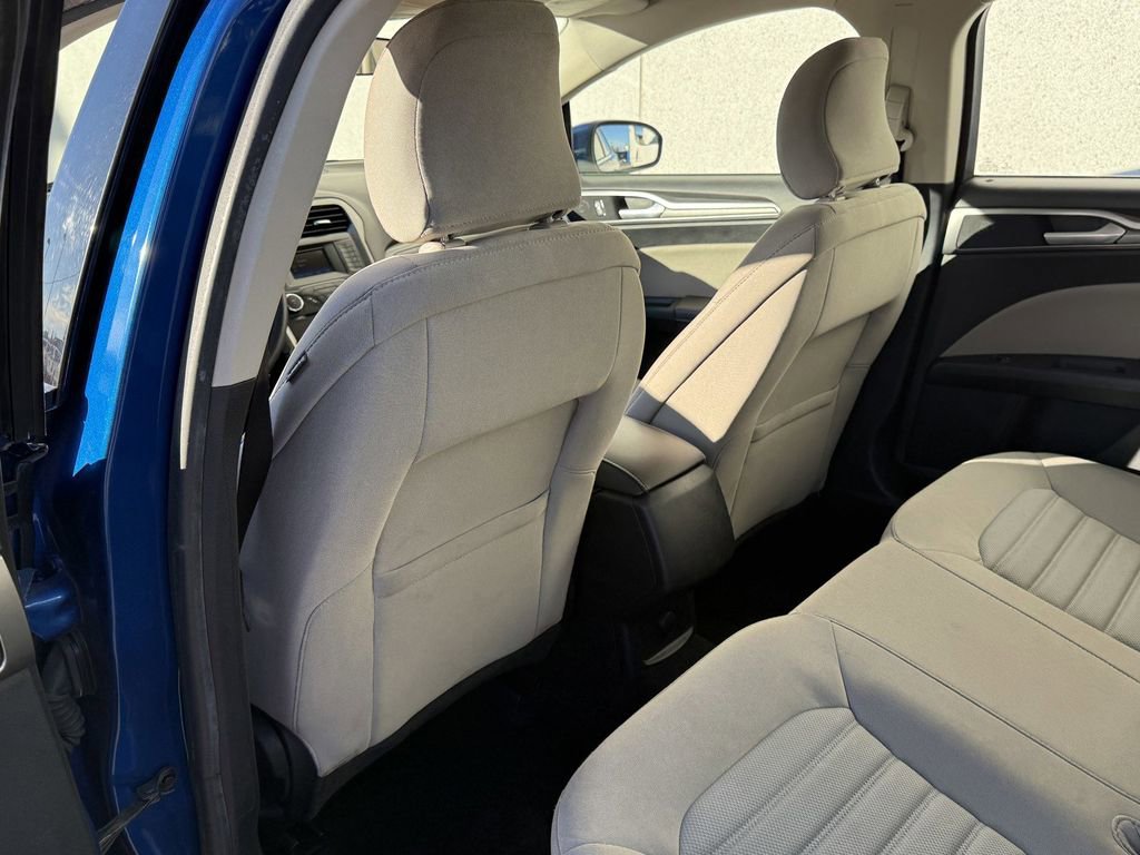 Used 2018 Ford Fusion S image 28