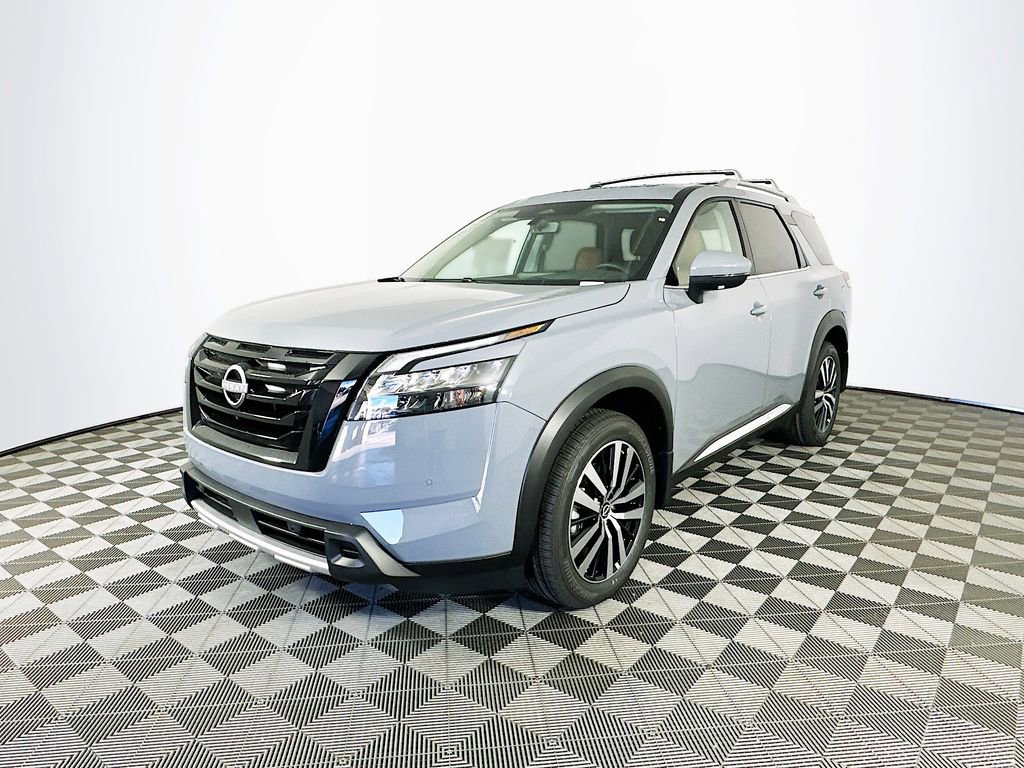 New 2025 Nissan Pathfinder Platinum w/ Black Appearance Package image 5