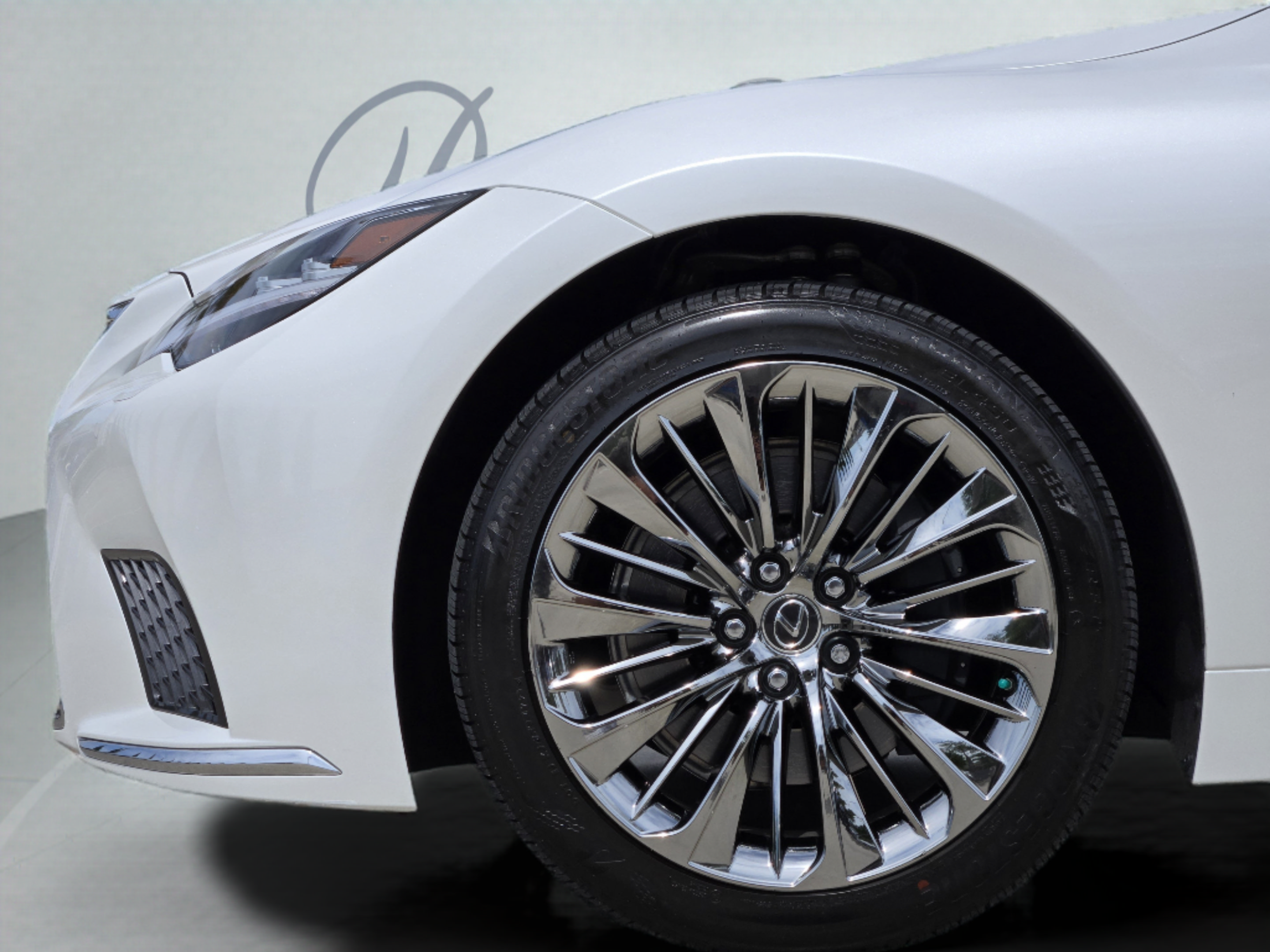 Used 2022 Lexus LS 500 w/ Interior Upgrade Package RWD image 38