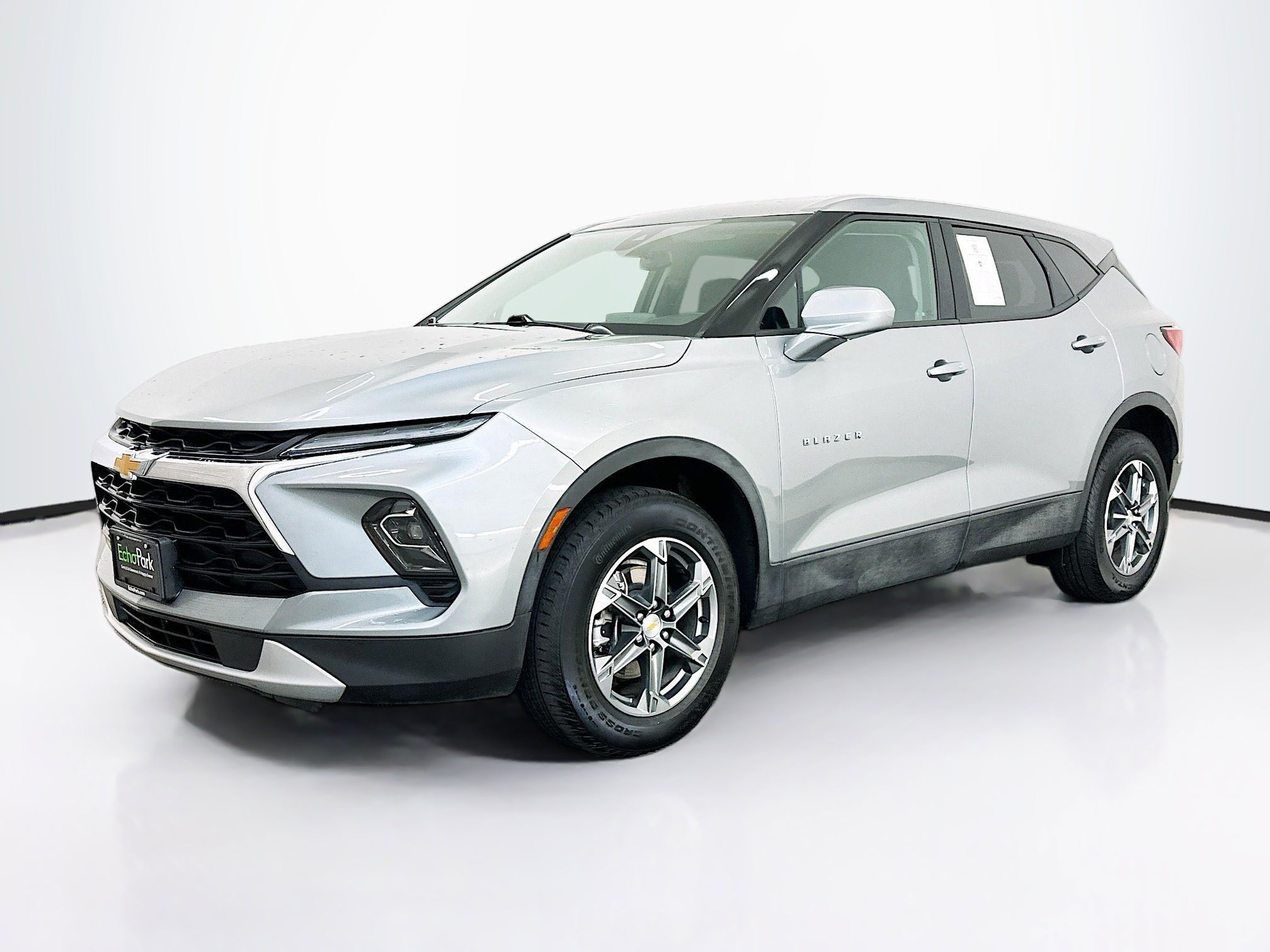 Used 2025 Chevrolet Blazer LT image 3