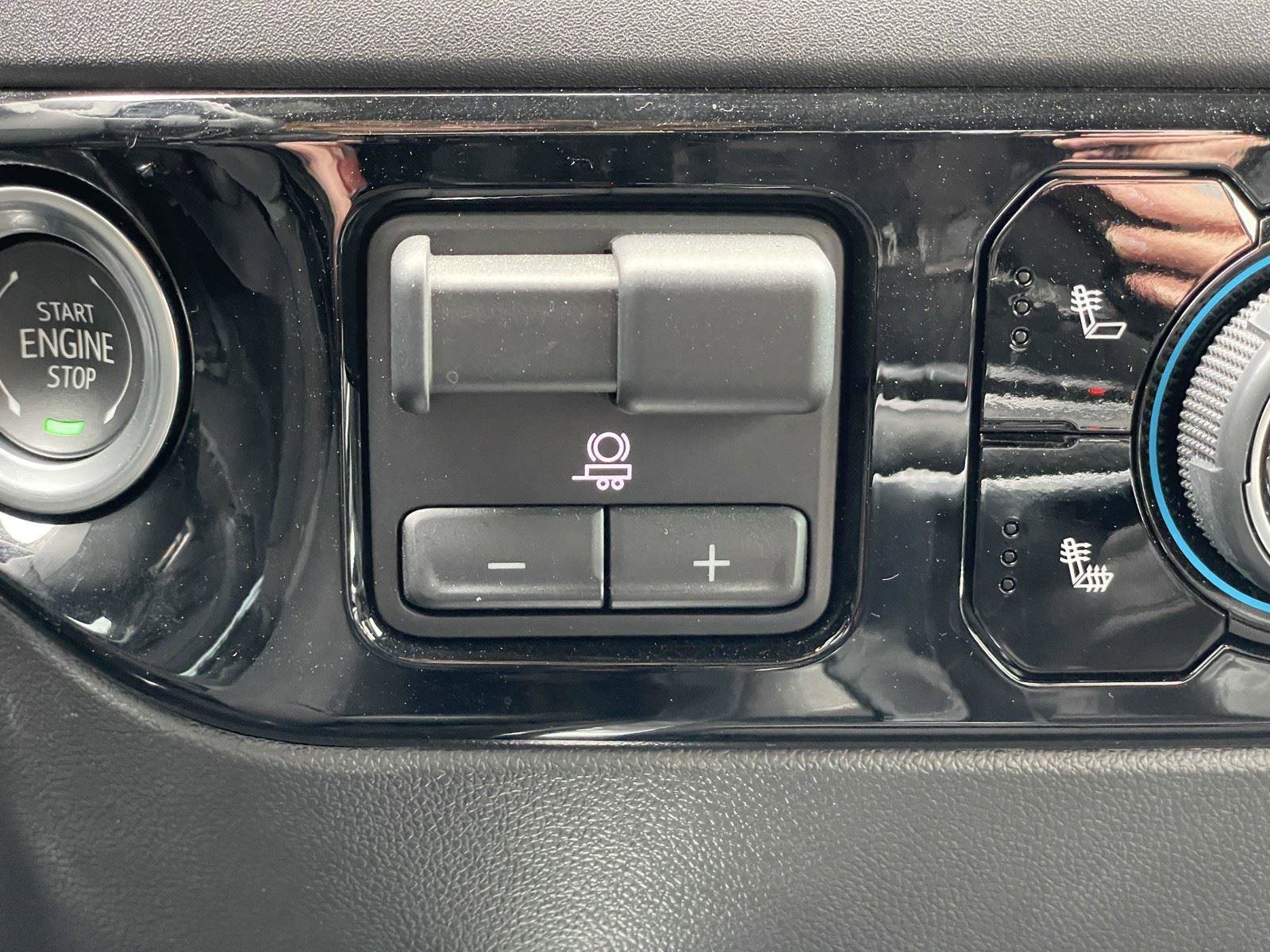 Used 2025 Chevrolet Silverado 1500 LT image 23