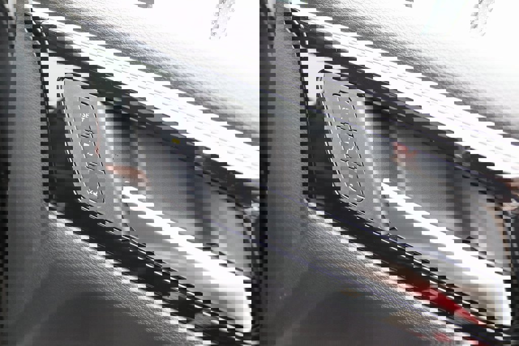 Used 2025 Mitsubishi Outlander SEL image 36