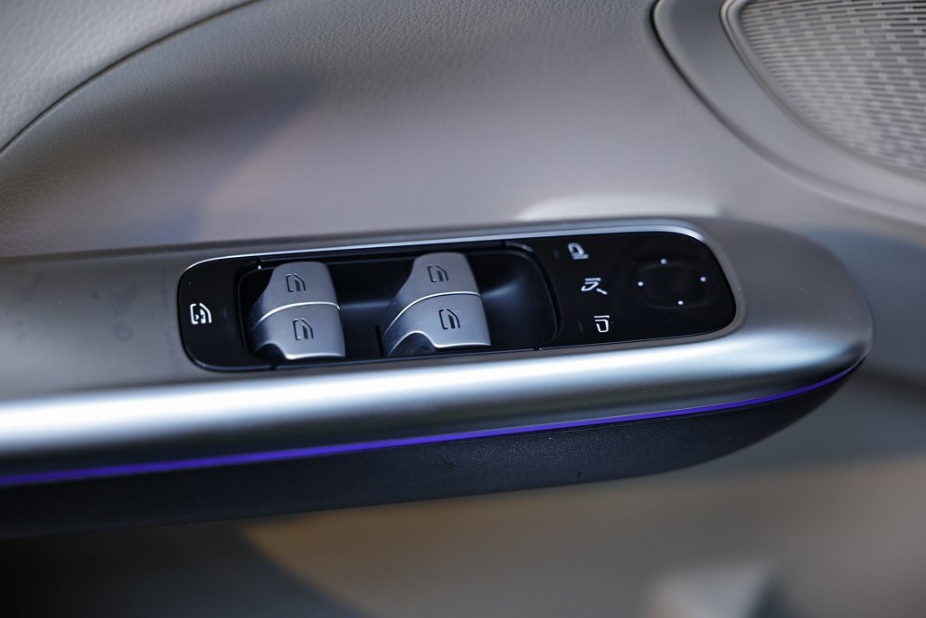 Used 2023 Mercedes-Benz C 300 4MATIC Sedan w/ Exclusive Trim Package image 19