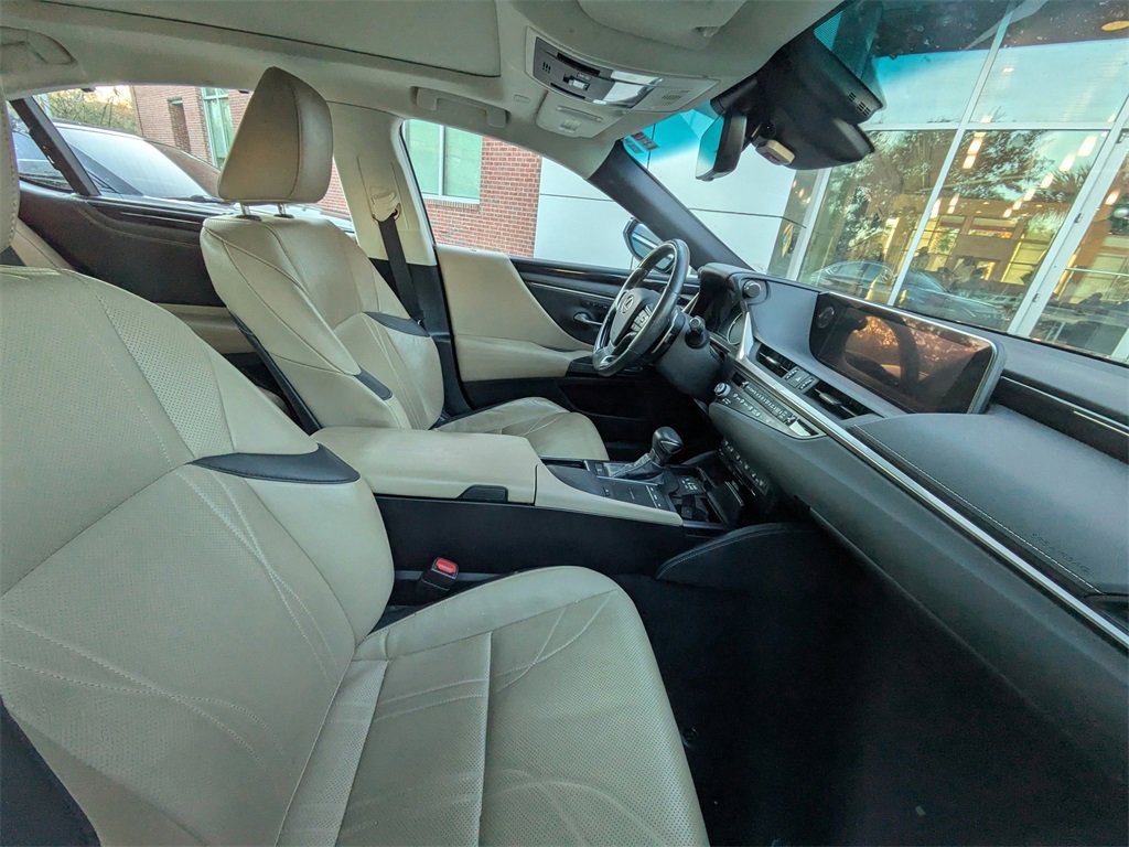 Used 2021 Lexus ES 350 Ultra Luxury image 9