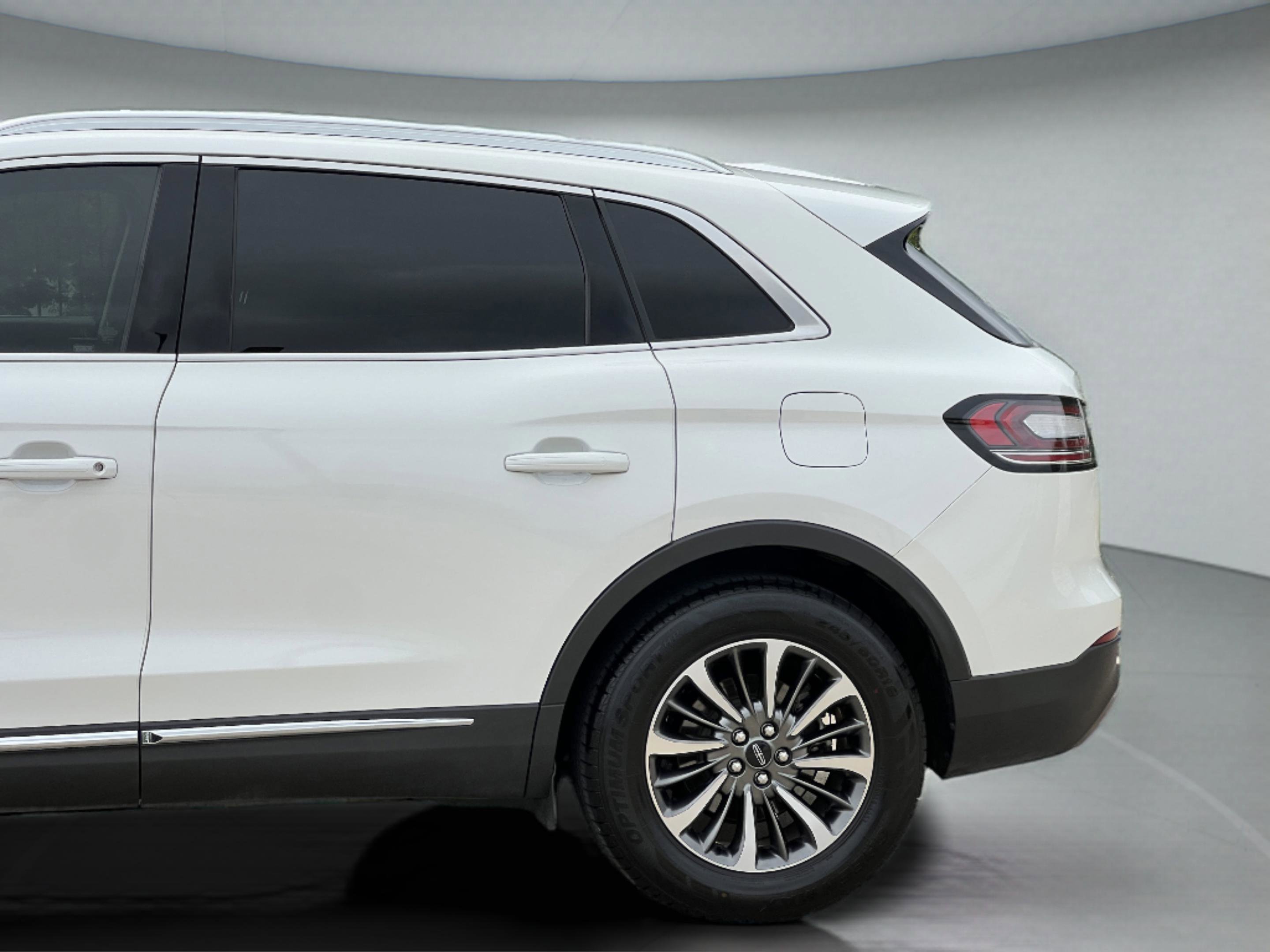 Used 2023 Lincoln Nautilus FWD image 10