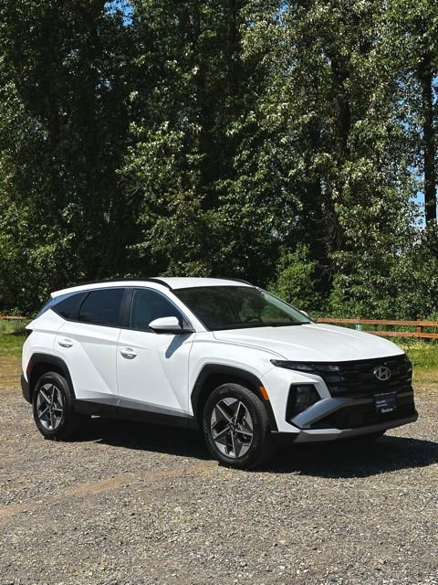 Certified 2025 Hyundai Tucson SEL AWD/4WD image 2