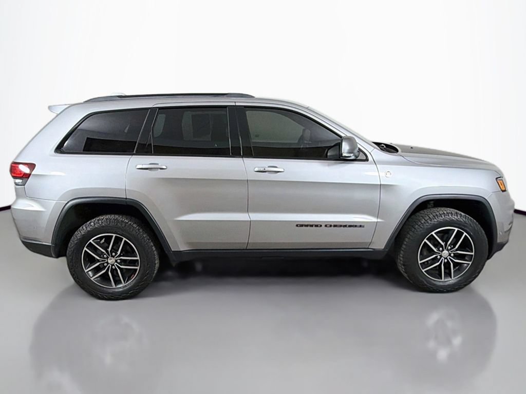 Used 2018 Jeep Grand Cherokee Trailhawk w/ Trailhawk Luxury Group AWD/4WD image 19