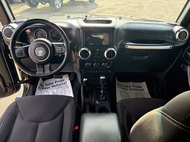Used 2015 Jeep Wrangler Unlimited Sahara w/ Connectivity Group AWD/4WD image 20