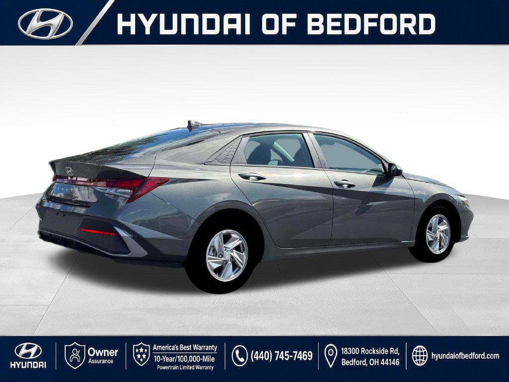 New 2026 Hyundai Elantra SE FWD image 9