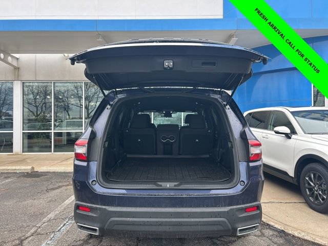 Used 2025 Honda Pilot Sport image 12