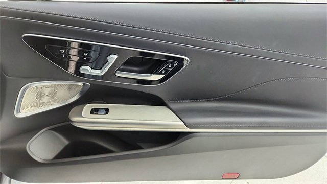 Used 2025 Mercedes-Benz CLE 300 4MATIC Cabriolet image 30