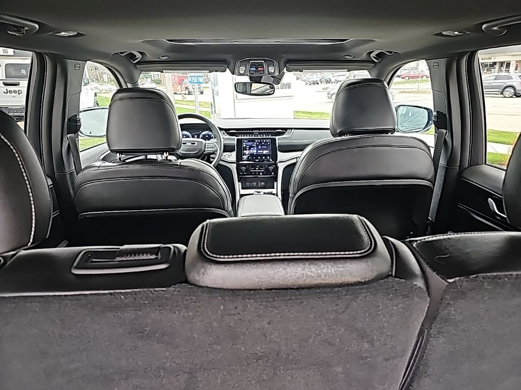 Certified 2024 Jeep Grand Cherokee Altitude image 22