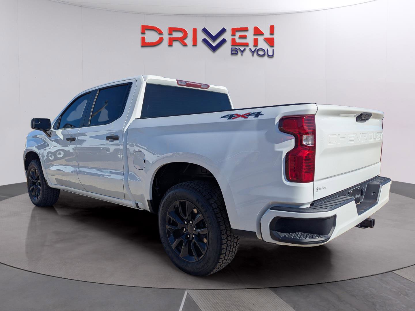 Used 2022 Chevrolet Silverado 1500 Custom image 2