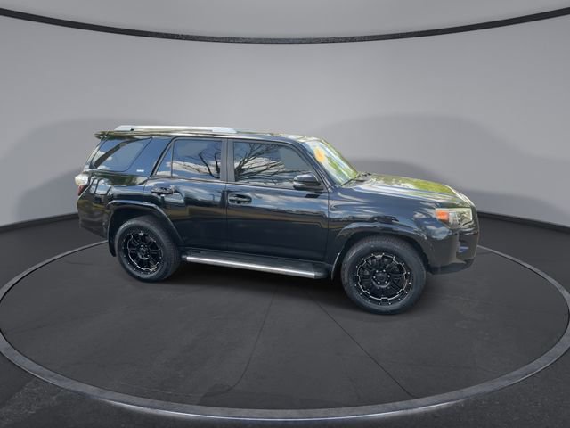 Used 2018 Toyota 4Runner SR5 Premium image 2