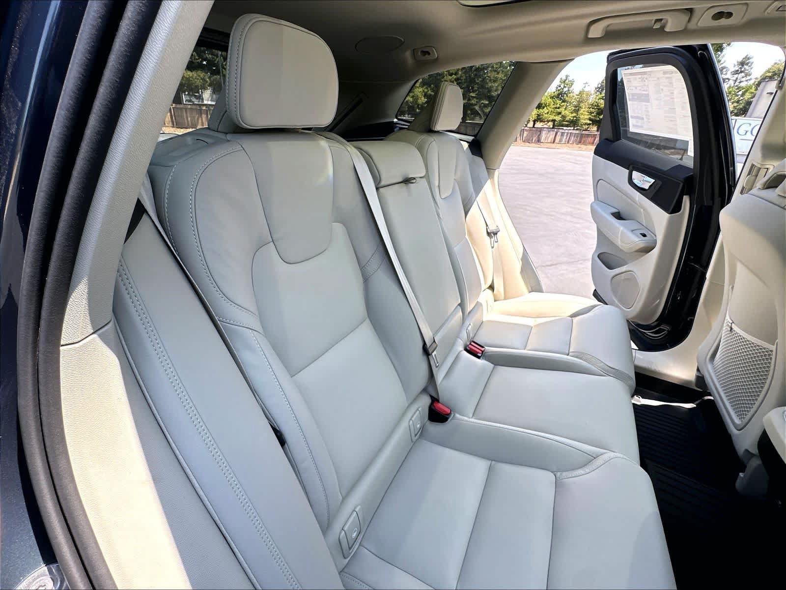 New 2026 Volvo XC60 B5 Ultra w/ Climate Package PRO AWD/4WD image 27
