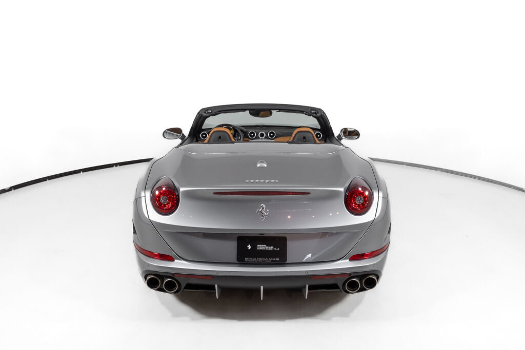 Used 2016 Ferrari California T RWD image 6