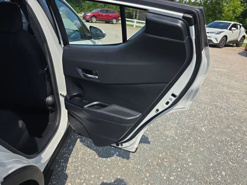 Used 2021 Toyota C-HR LE FWD image 39