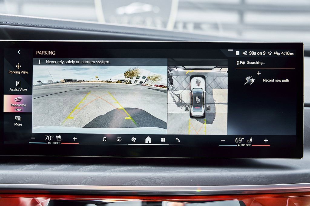 Used 2025 BMW 760i xDrive w/ Premium Package image 80