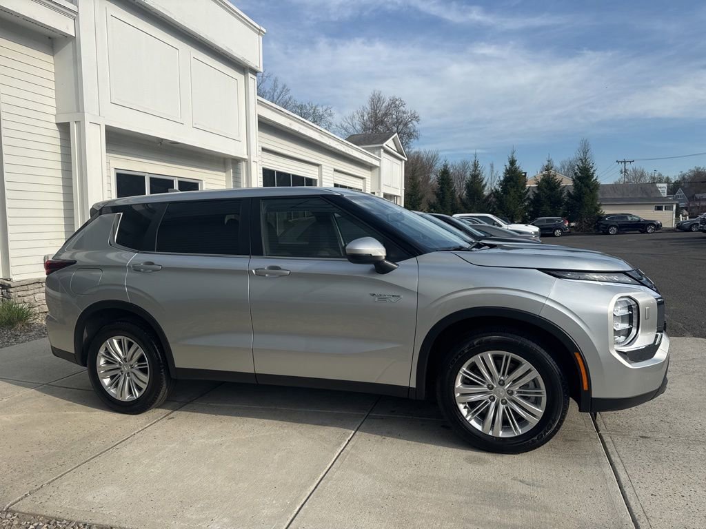 New 2025 Mitsubishi Outlander ES AWD/4WD image 14