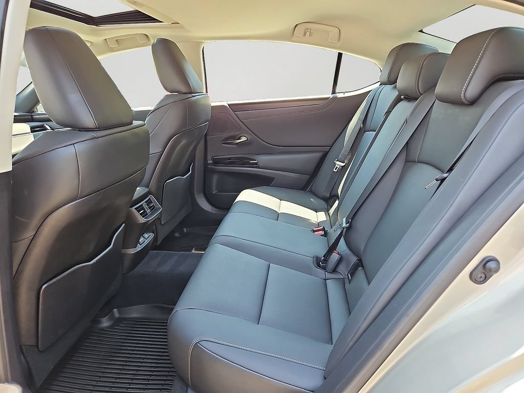 Used 2023 Lexus ES 250 w/ Premium Package AWD/4WD image 8
