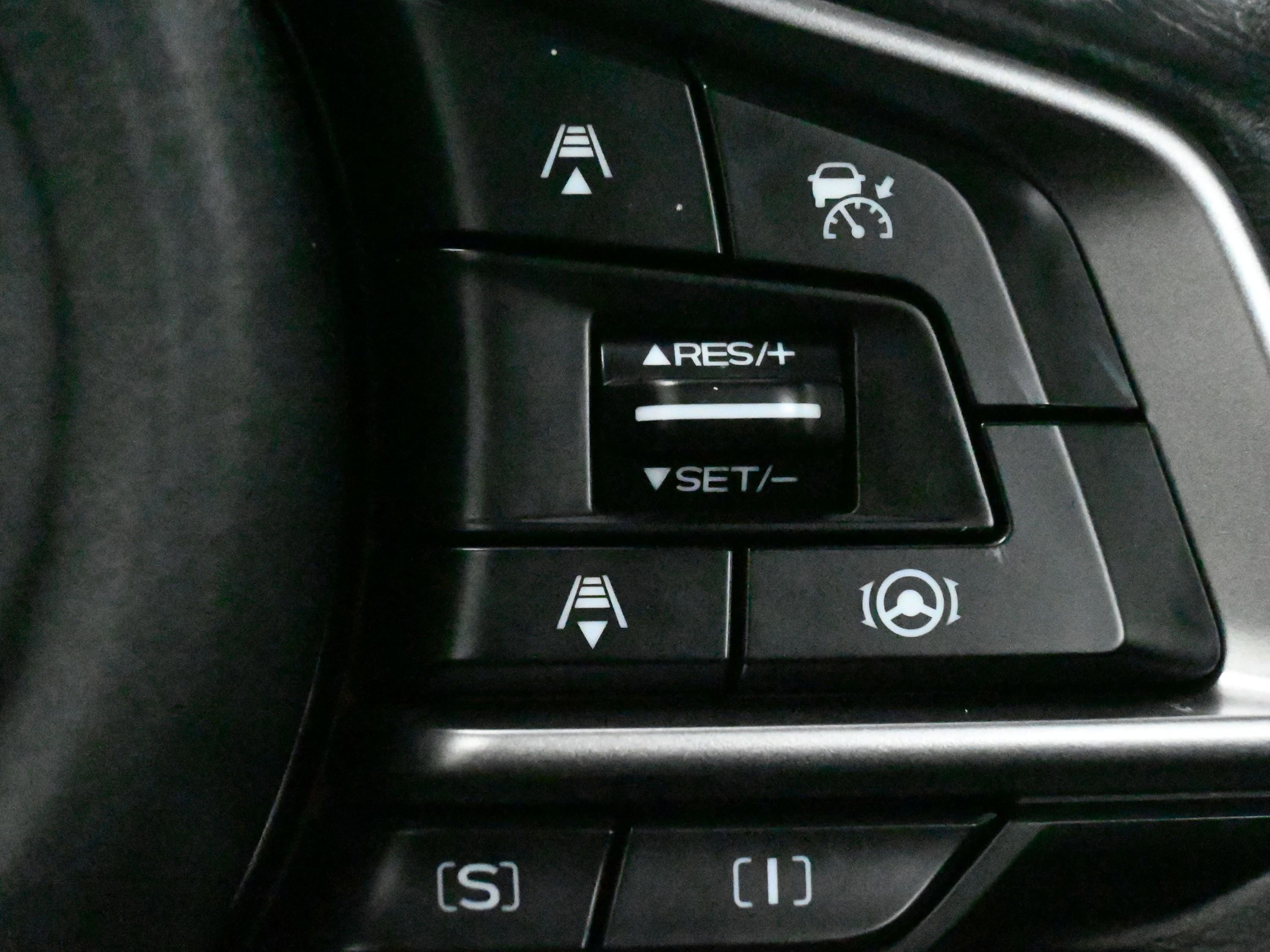 Used 2023 Subaru Forester Premium image 31