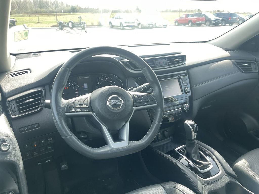 Used 2017 Nissan Rogue SL w/ SL Premium Package image 8