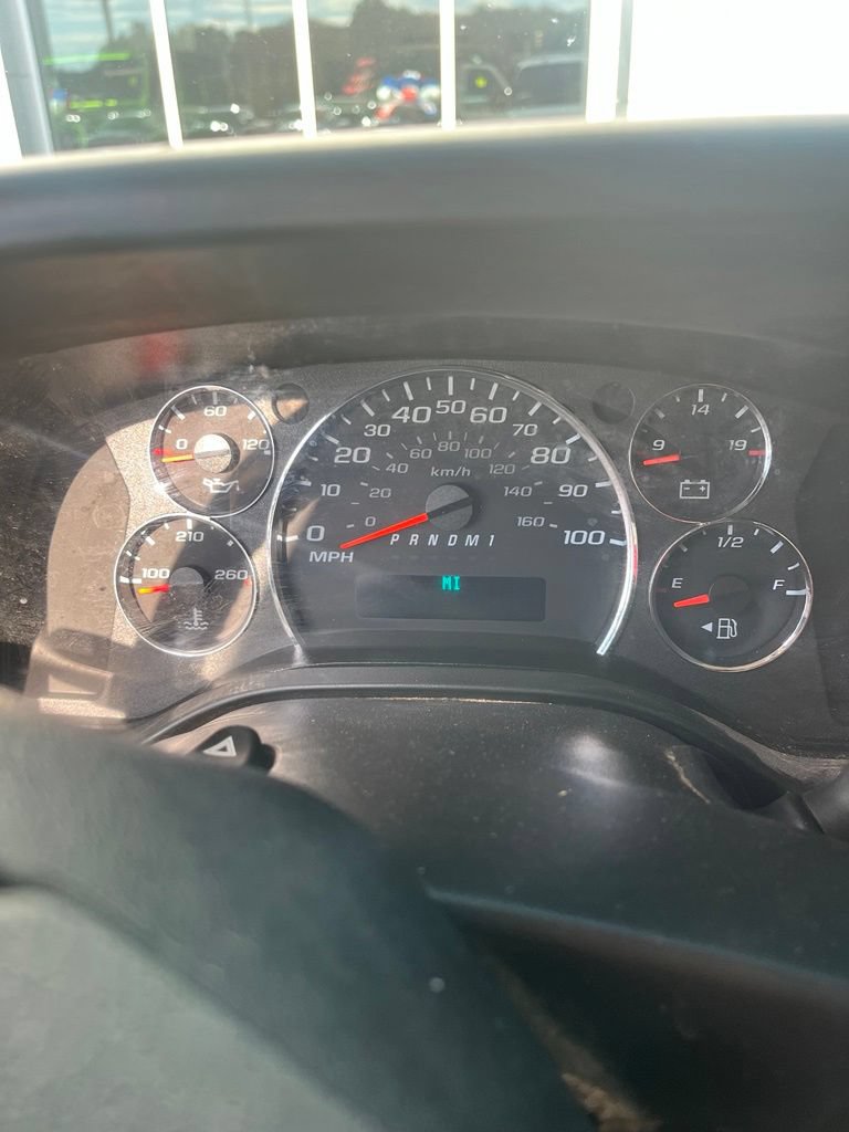 Used 2021 Chevrolet Express 2500 w/ Driver Convenience Package RWD image 12