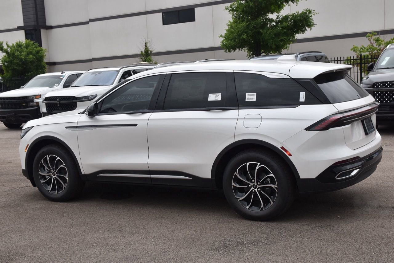 New 2026 Lincoln Nautilus Premier AWD/4WD image 17