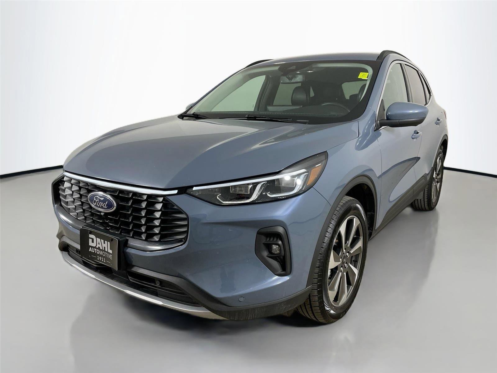 Used 2024 Ford Escape Platinum image 4