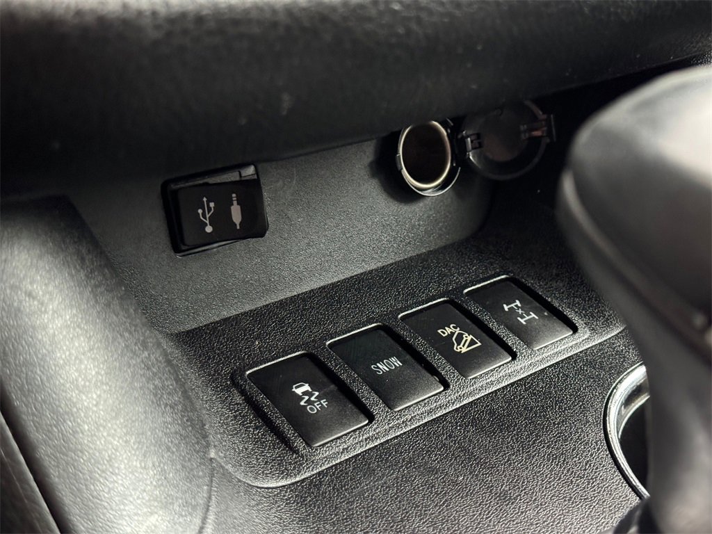 Used 2014 Toyota Highlander Limited image 36
