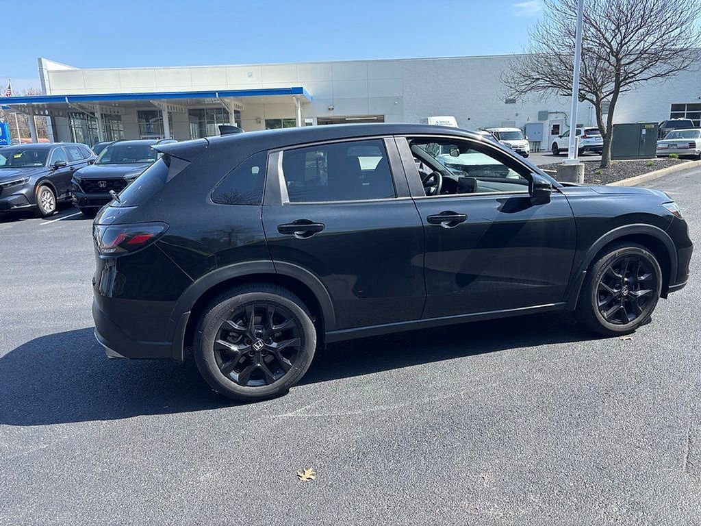 Used 2024 Honda HR-V Sport image 10