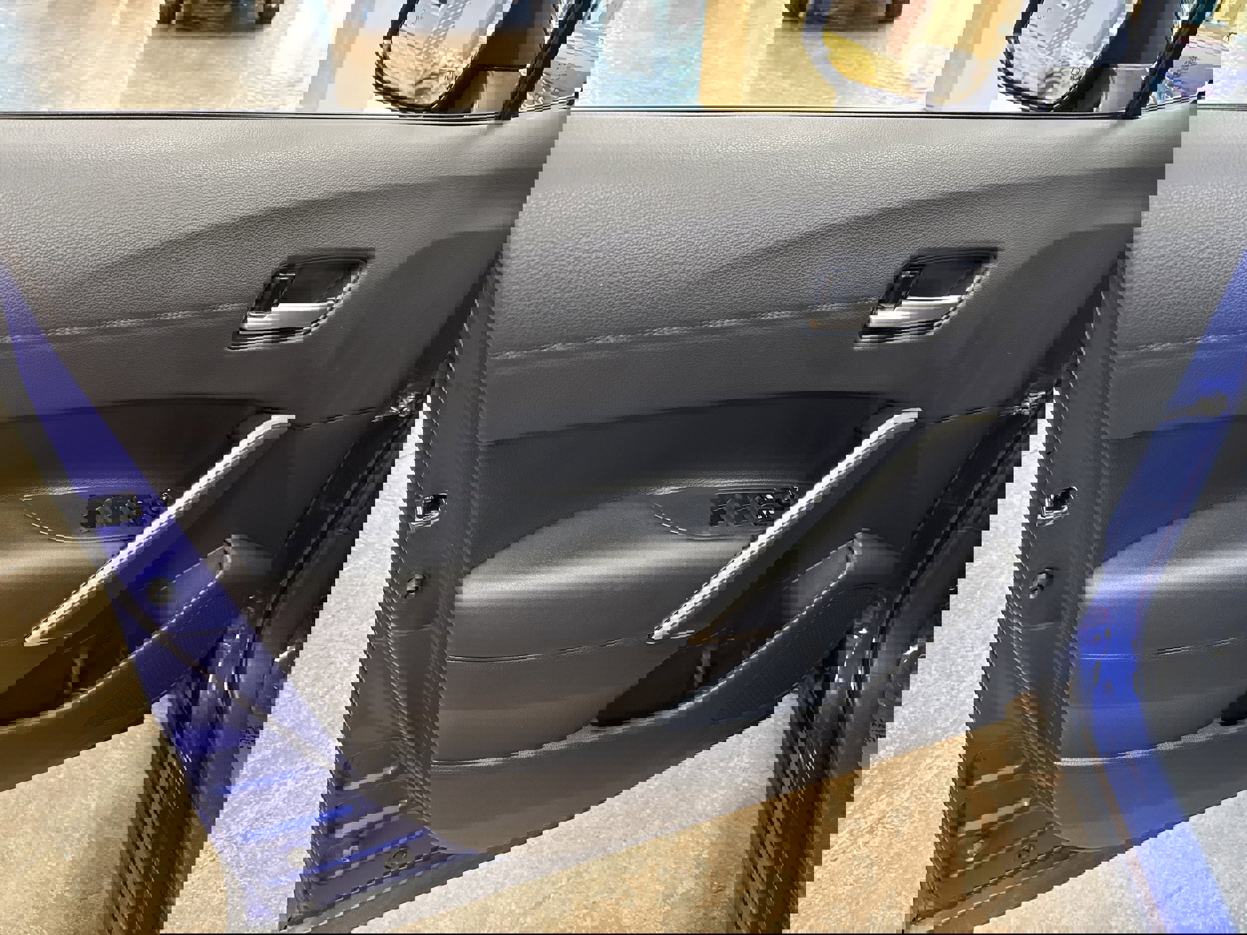 Used 2023 Toyota Corolla Cross XLE w/ Convenience Package image 26