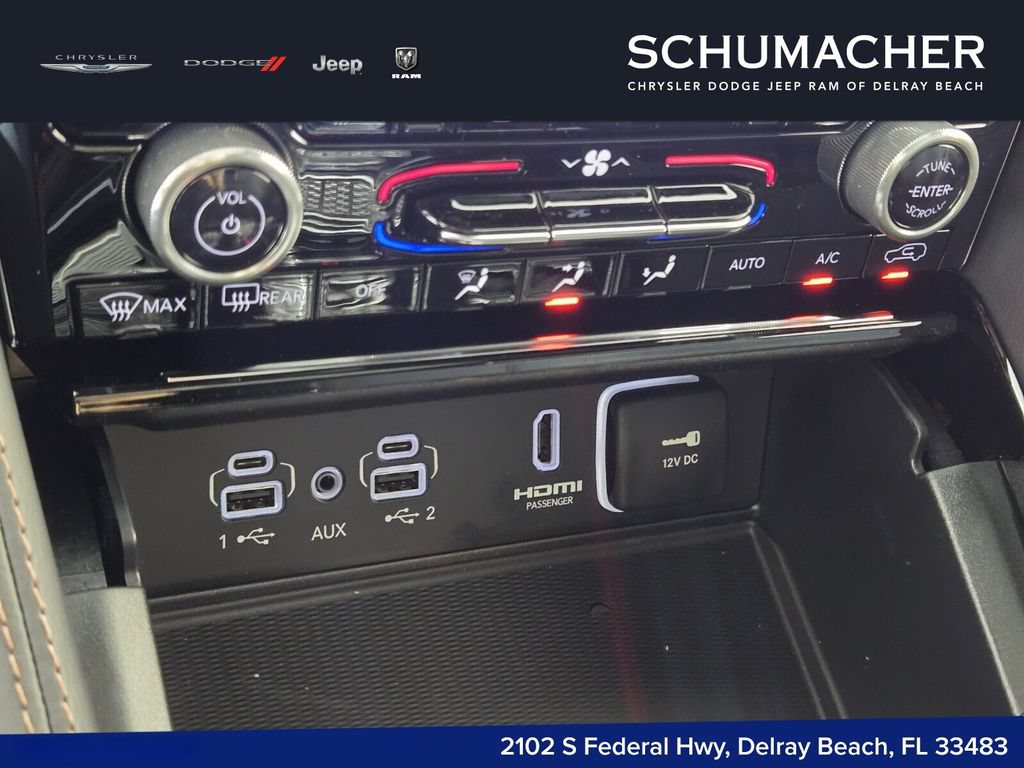 New 2025 Jeep Grand Cherokee L Summit AWD/4WD image 18