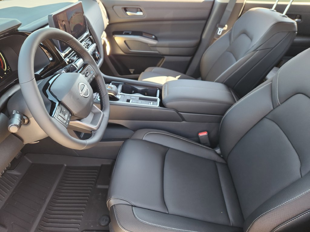 New 2026 Nissan Pathfinder SL FWD image 9