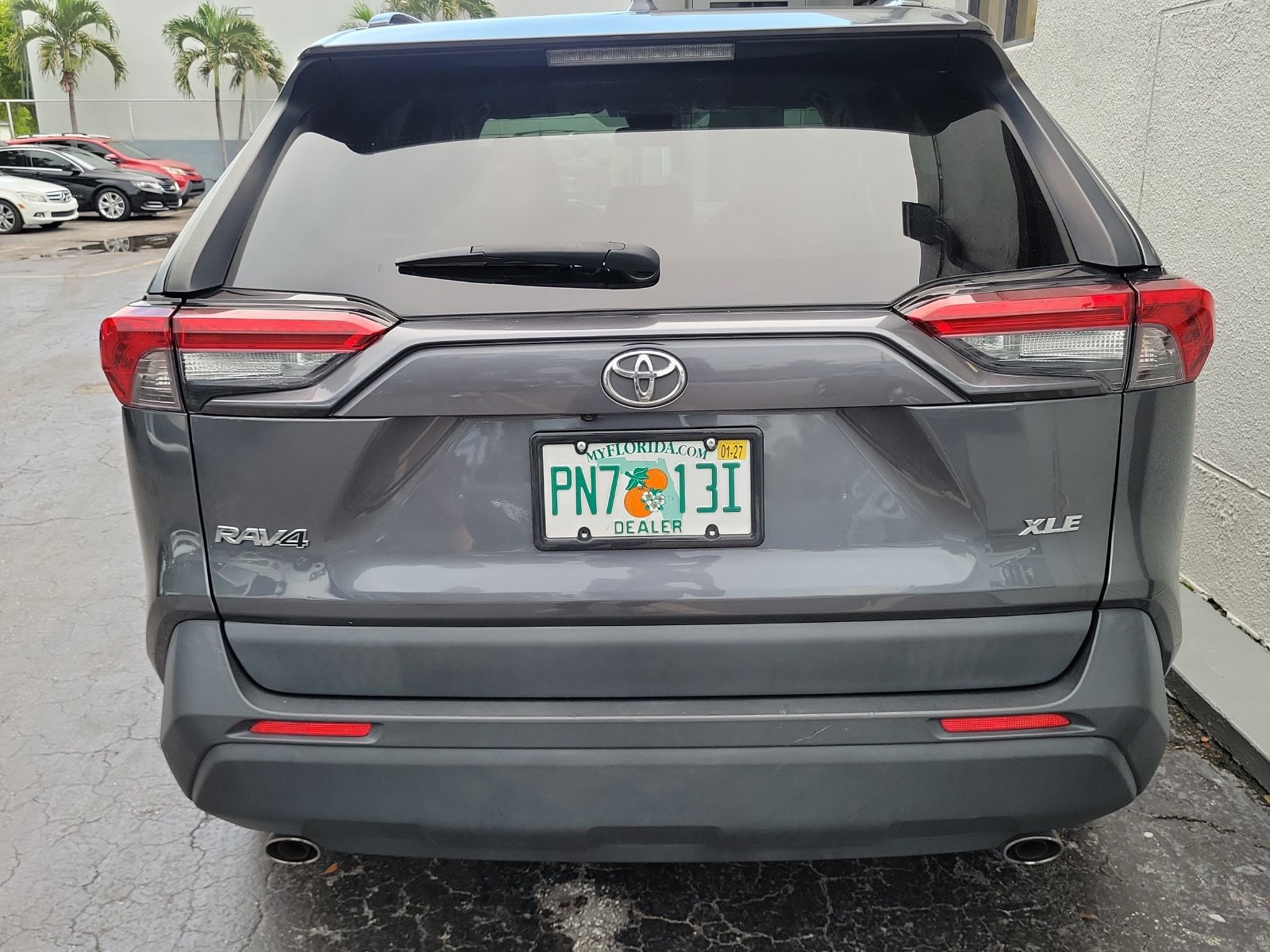 Used 2019 Toyota RAV4 XLE Premium FWD image 5
