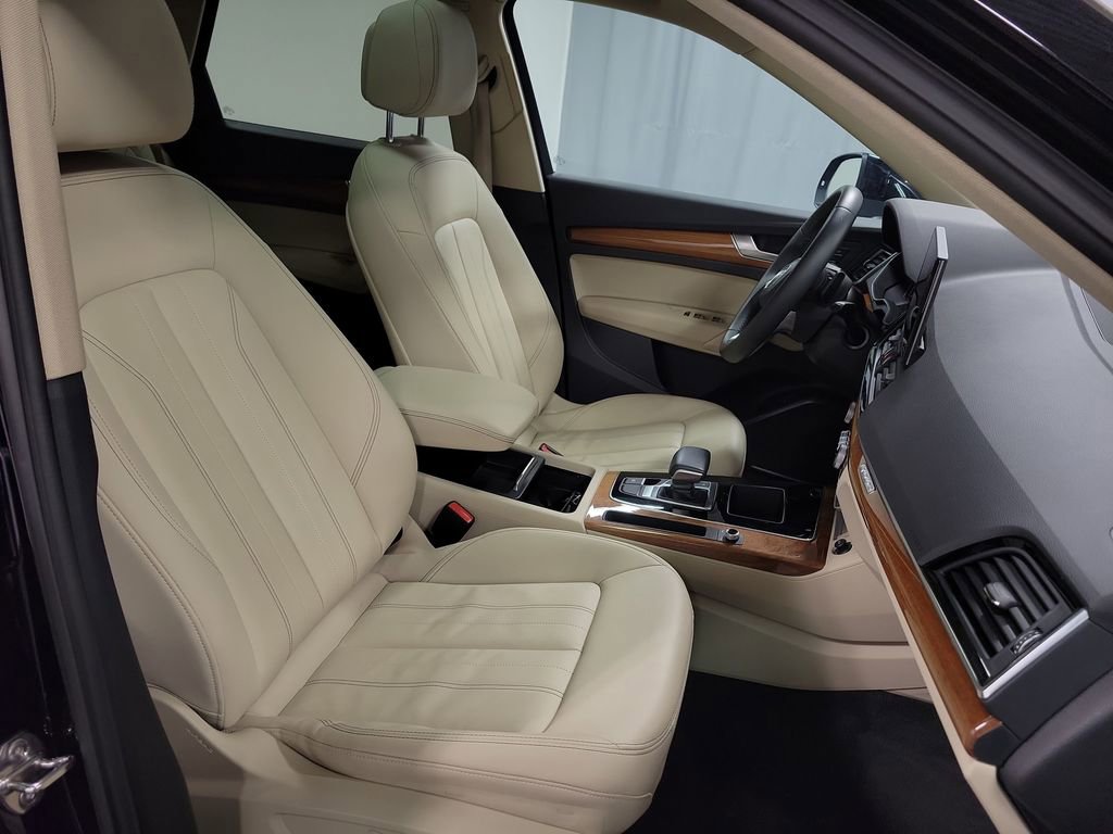 Used 2022 Audi Q5 2.0T Premium w/ Convenience Package image 27