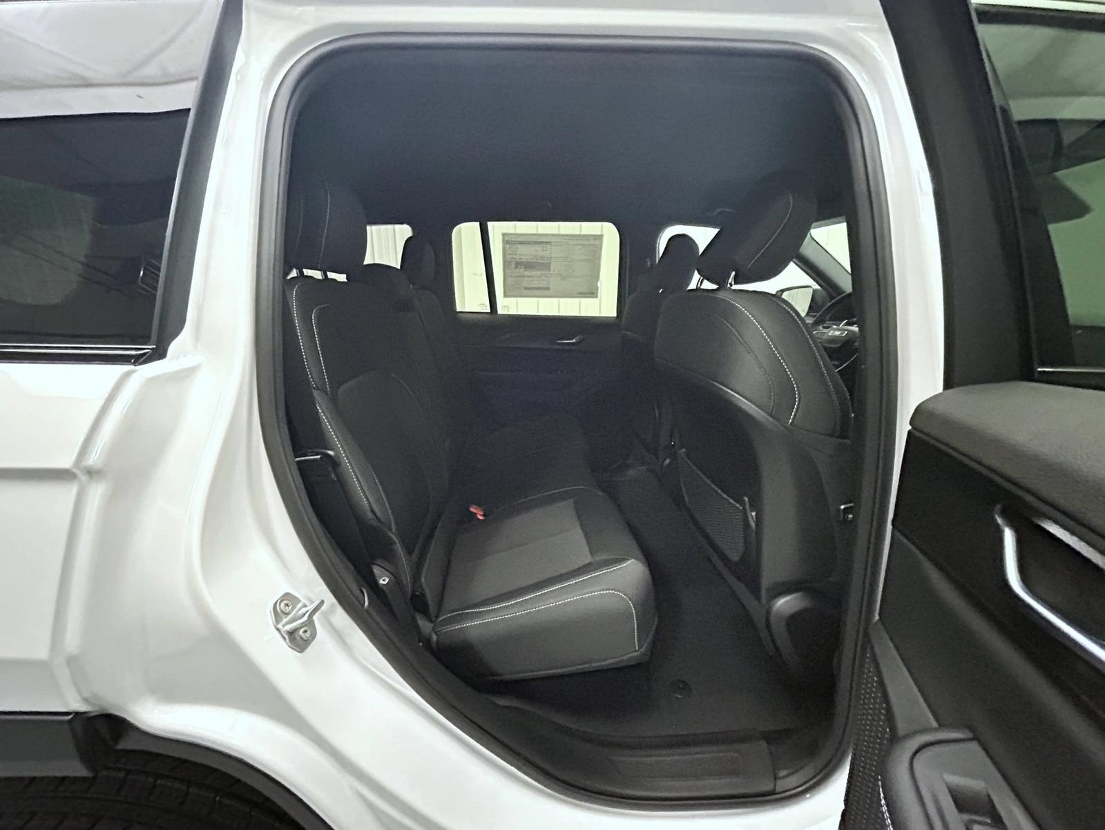 New 2026 Jeep Grand Cherokee Laredo AWD/4WD image 18