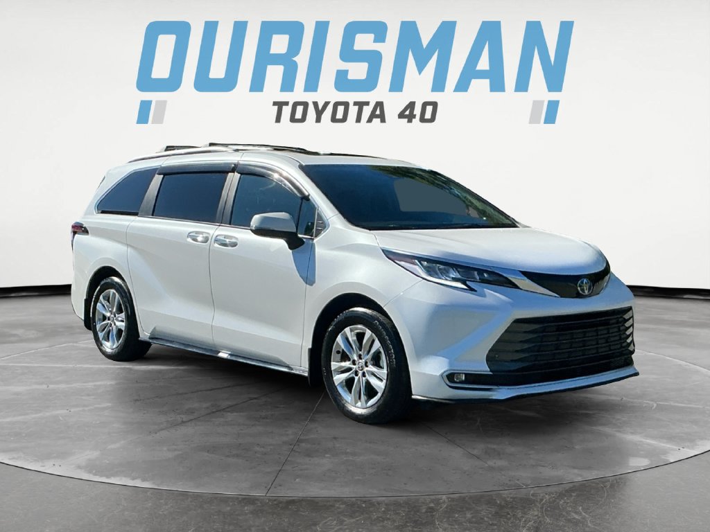 Used 2025 Toyota Sienna Limited AWD/4WD image 1