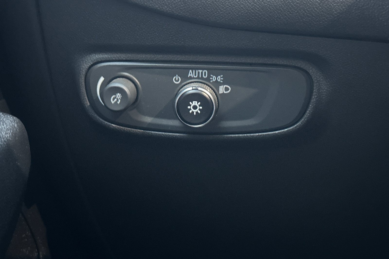 Used 2024 Chevrolet Equinox LS w/ LS Convenience Package image 35