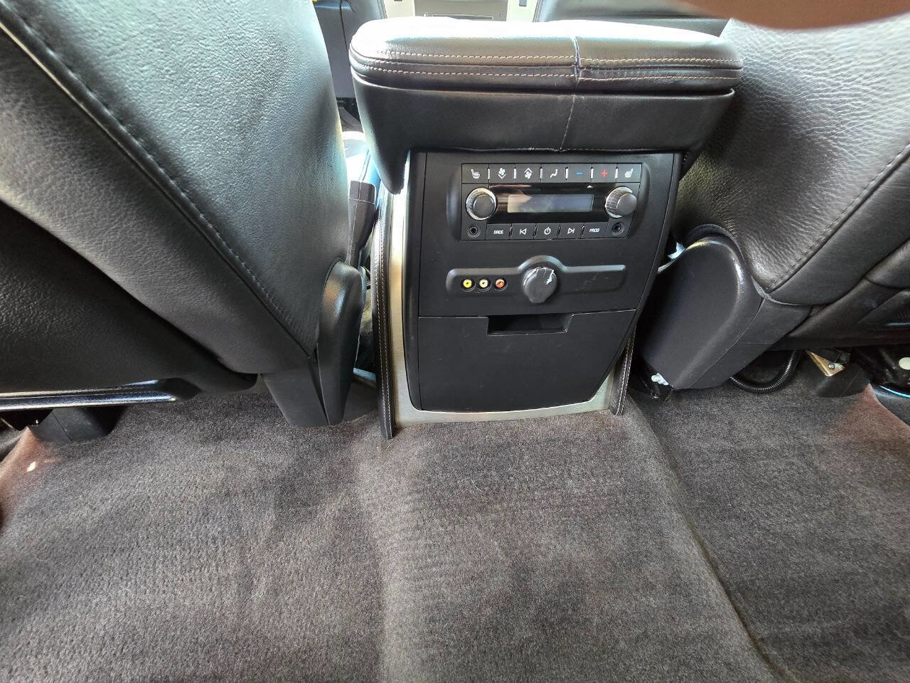 Used 2014 Cadillac Escalade Platinum image 31