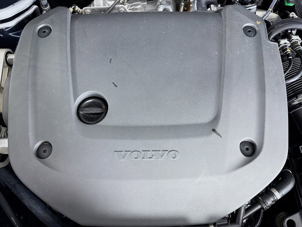 Certified 2026 Volvo XC90 B6 Core image 32