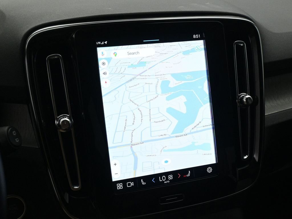 Used 2025 Volvo XC40 B5 Plus image 14