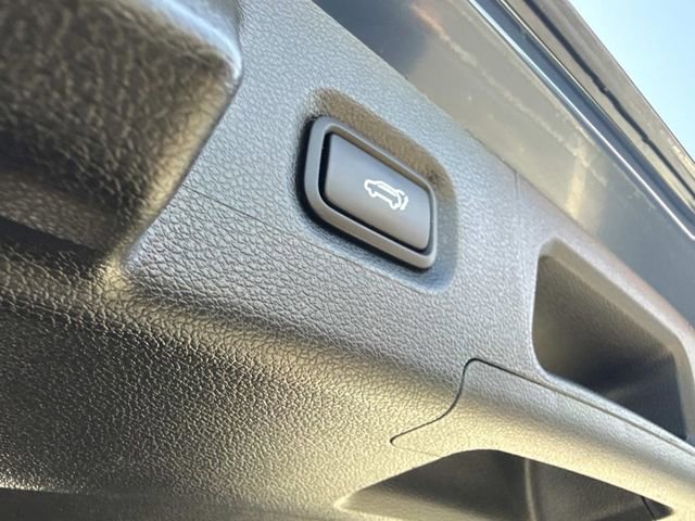 Certified 2023 Hyundai Santa Fe SEL w/ Premium Package AWD/4WD image 8