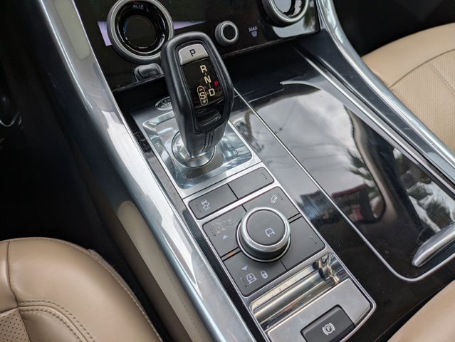 Used 2018 Land Rover Range Rover Sport HSE image 13
